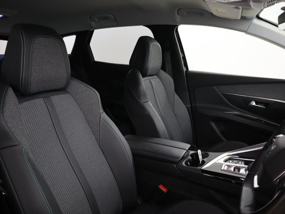 2023 Peugeot 3008 - image 10