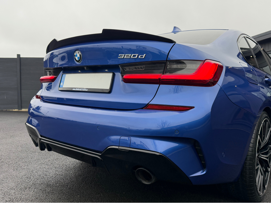 2020 BMW 3 Series - image 16