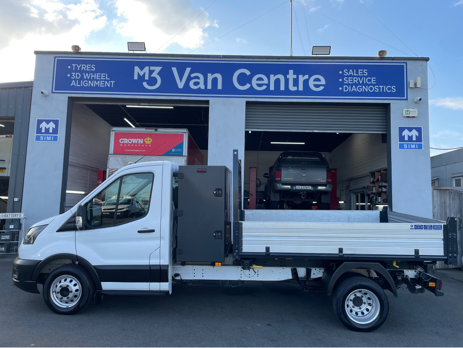 2022 Ford Transit - image 4