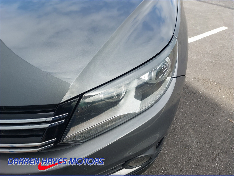 2012 Volkswagen Tiguan - image 22