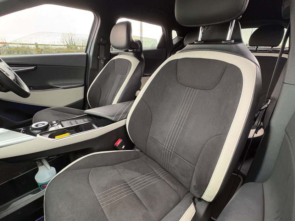 2023 Kia EV6 GT Line 5DR Auto, *limited edtion* *warranty till 2030* Bluetooth, Multi-Function Steering Wheel, Reversing Camera, Sat Nav, Climate Control, €38,900