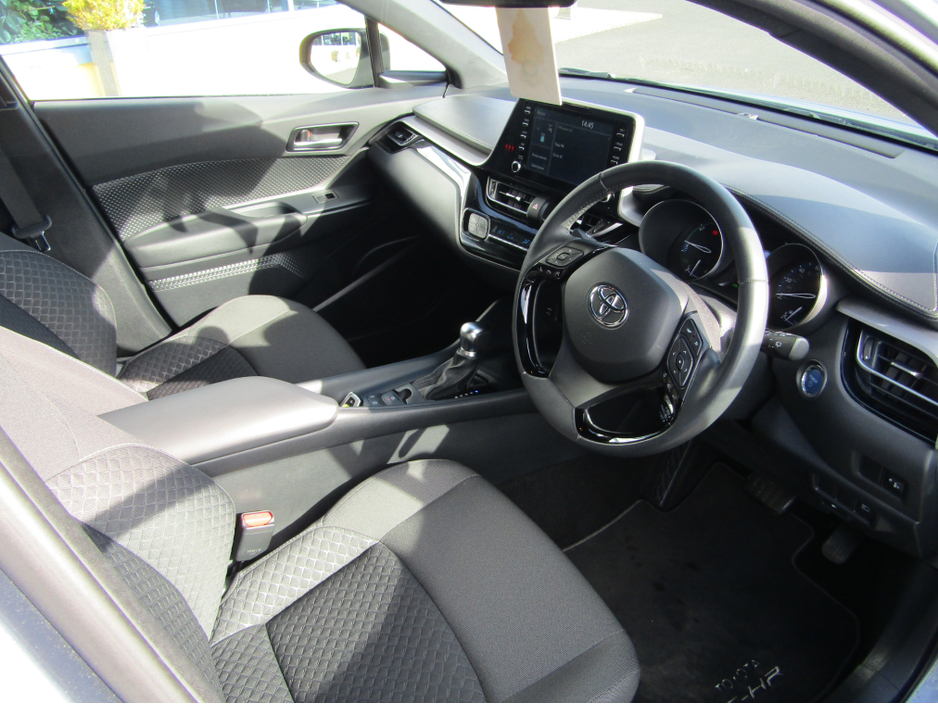 2023 Toyota C-HR - image 12