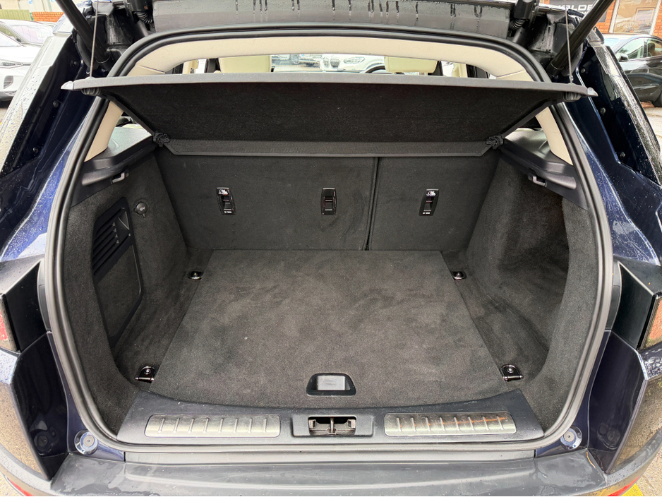 2017 Land Rover Range Rover Evoque PANORAMIC ROOF..CREAM LEATHER..2 KEYS €23,950