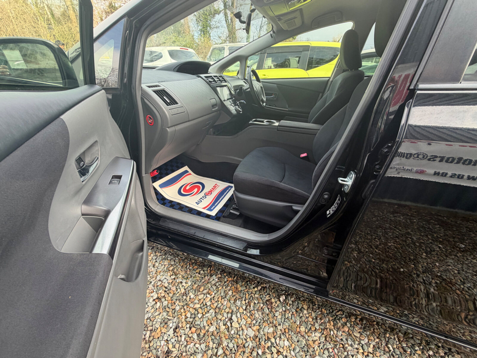 2015 Toyota Prius  €14,900