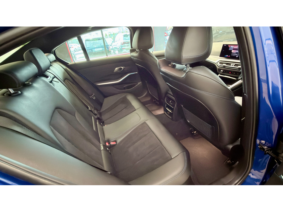 2024 BMW 3 Series - image 15