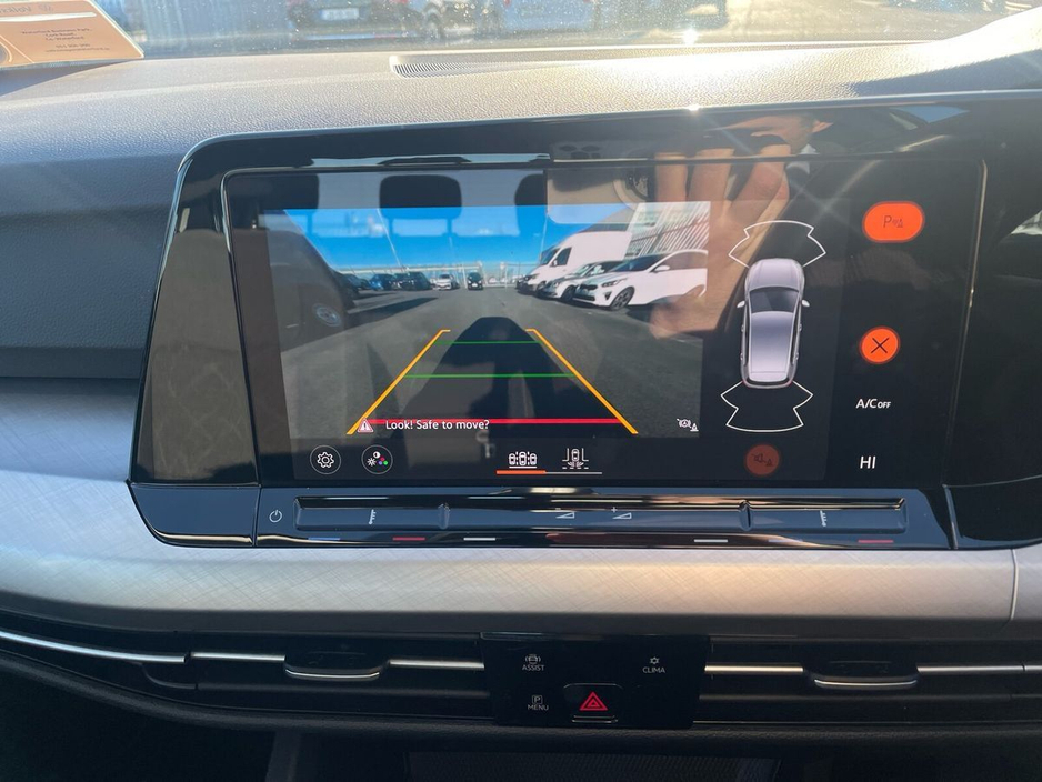 2024 Volkswagen Golf 2.0 TDI 115HP Life €28,975