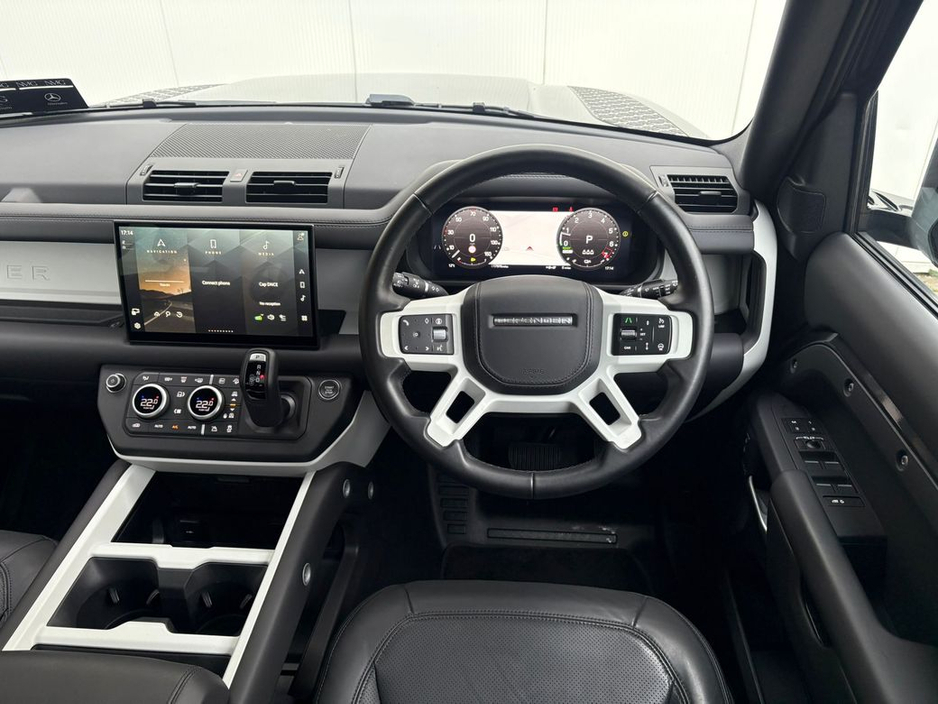 2025 Land Rover Defender - image 10
