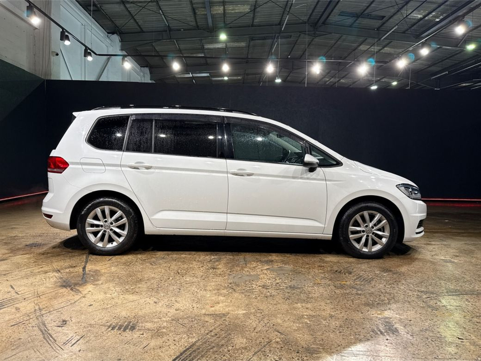 2017 Volkswagen Touran COMFORT LINE - FACTORY ALLOYS - 7 SEATS - REVERSE CAMERA €18,950