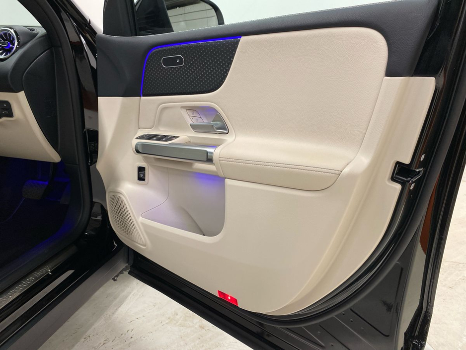 2025 Mercedes-Benz GLB - image 21