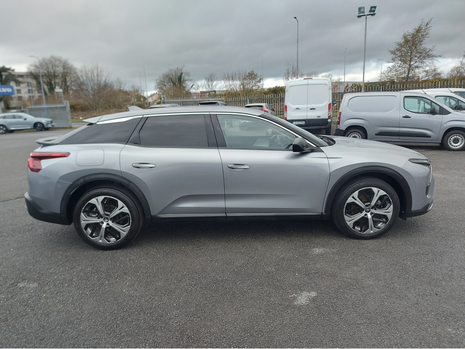 2025 Citroen C5X - image 8