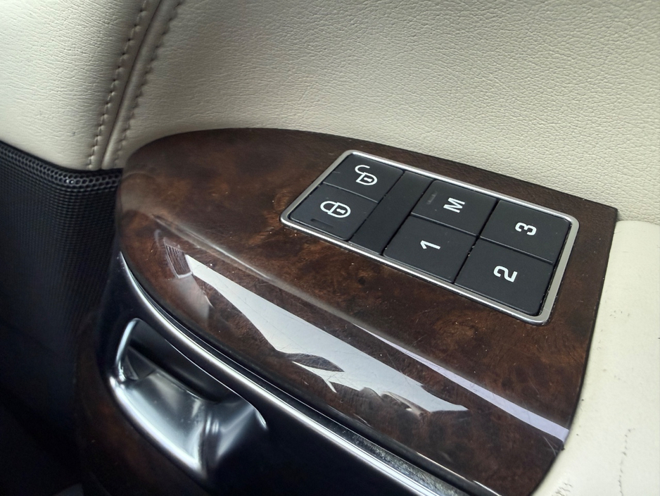 2016 Land Rover Range Rover - image 46
