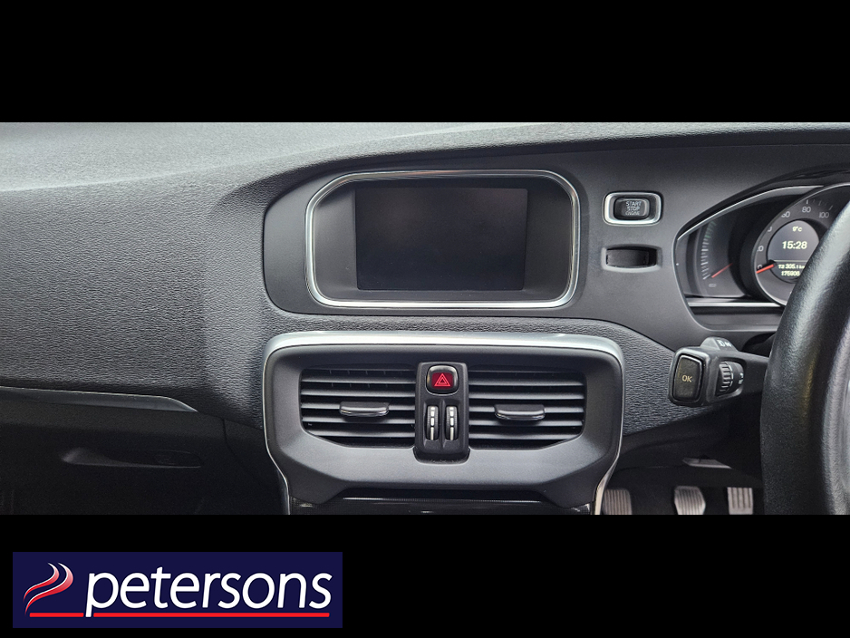 2017 Volvo V40 2.0 D2 MOMENTUM NAV + 120BHP 5DR €12,950