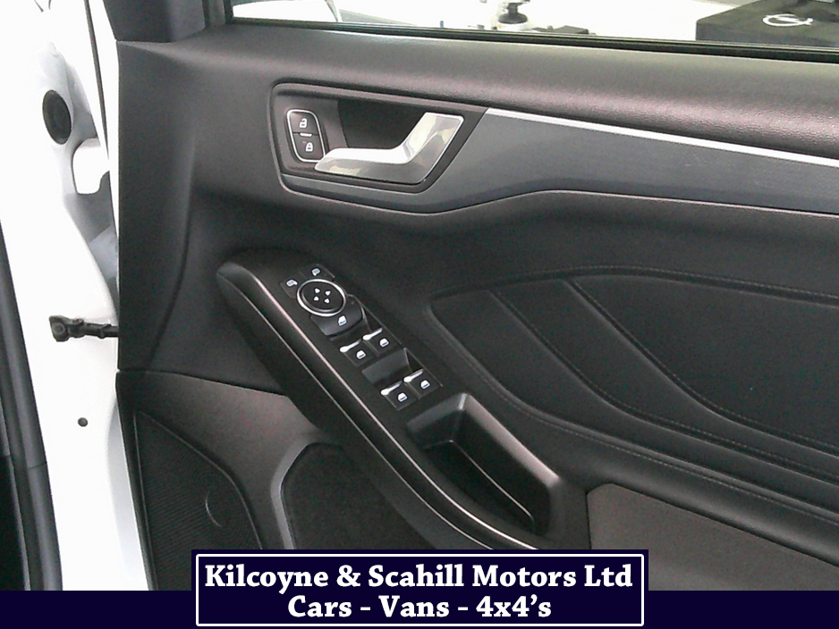 2020 Ford Focus - image 23