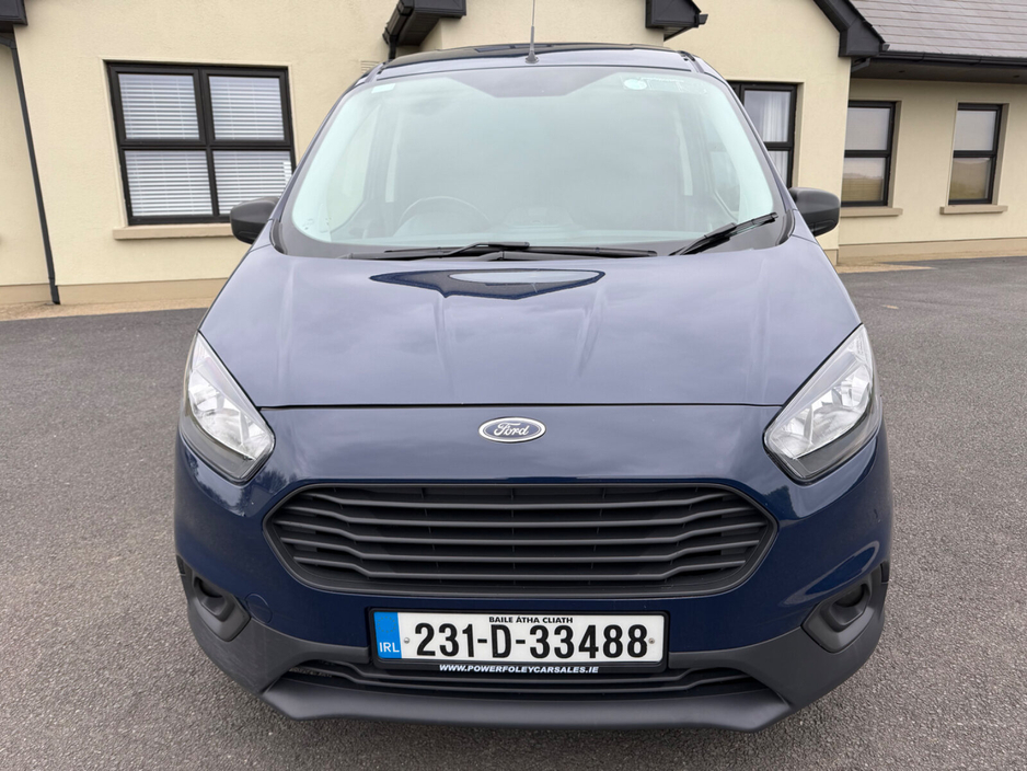 2023 Ford Transit Courier - image 9