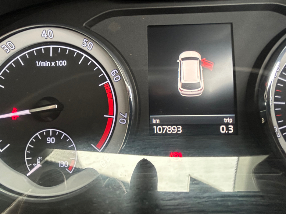 2018 Skoda Karoq - image 16