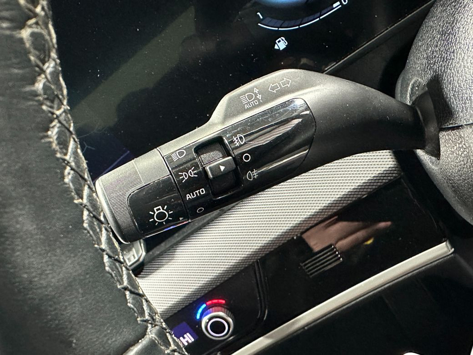 2023 Kia Sportage - image 18