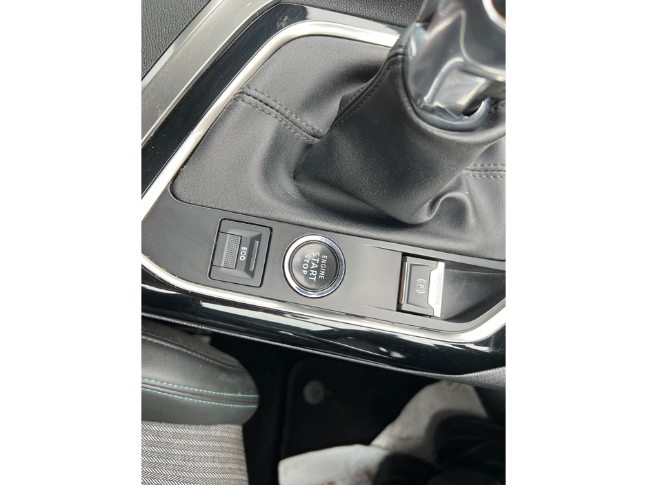 2021 Peugeot 3008 - image 34