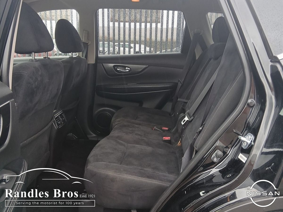 2016 Nissan X-Trail - image 13