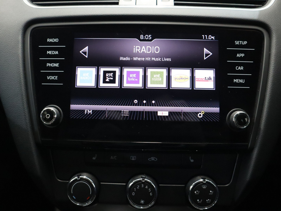 2020 Skoda Octavia - image 18