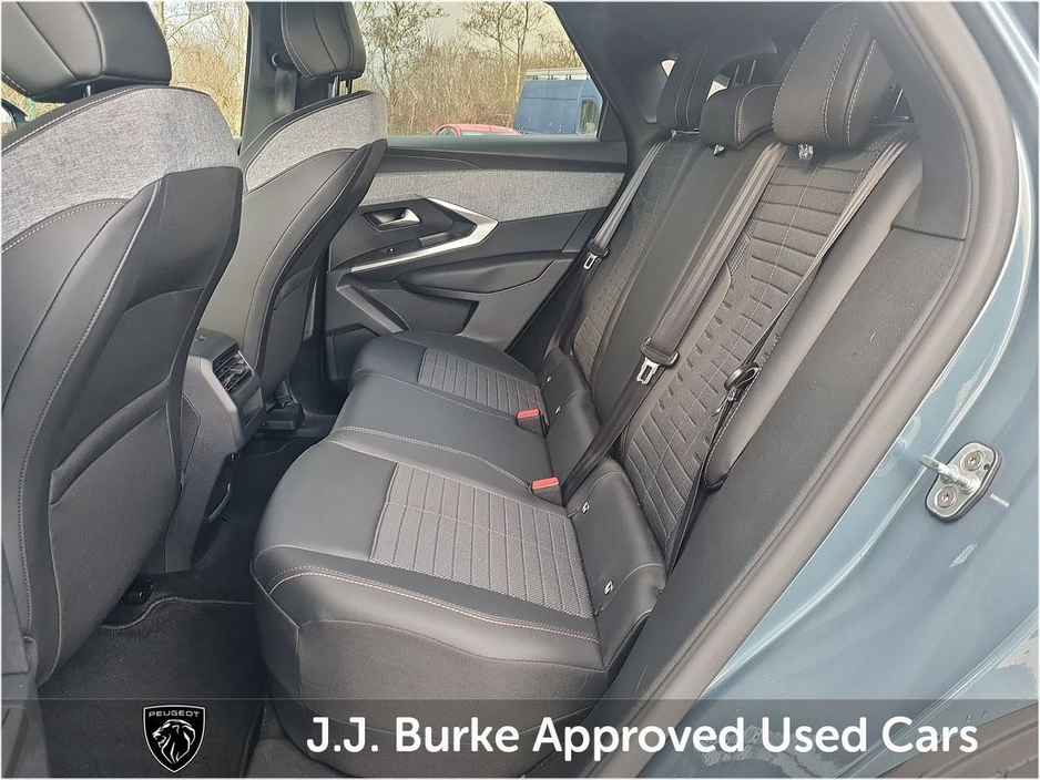 2025 Peugeot 3008 - image 10