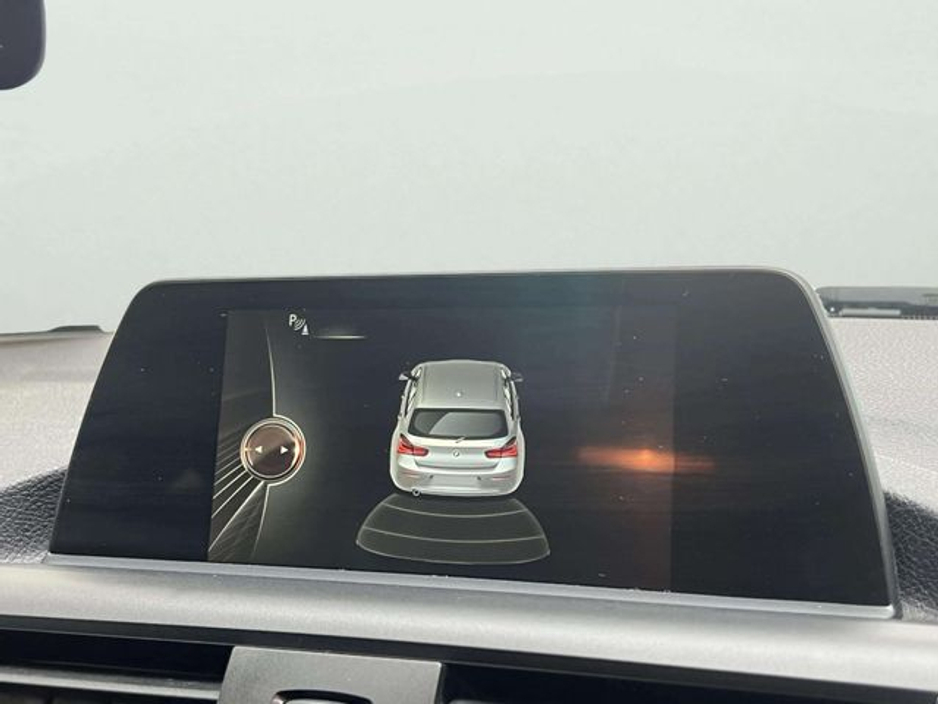 2016 BMW 1 Series - image 4