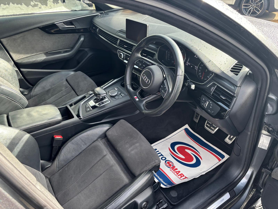 2018 Audi A4 - image 4