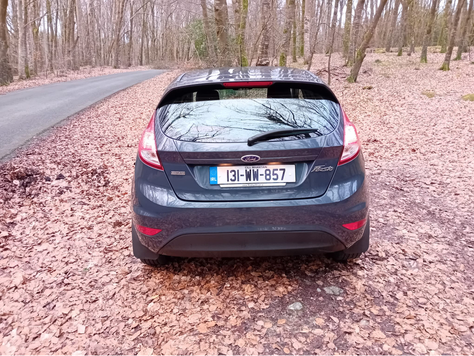 2013 Ford Fiesta - image 7