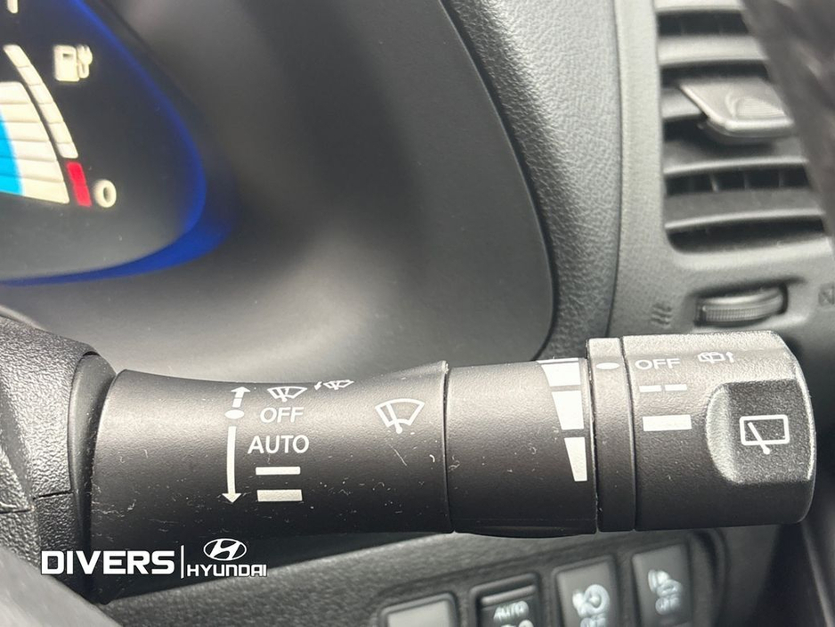 2017 Nissan Leaf - image 19