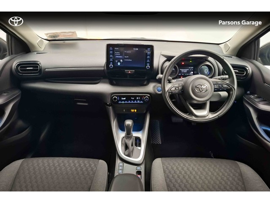 2023 Toyota Yaris - image 6