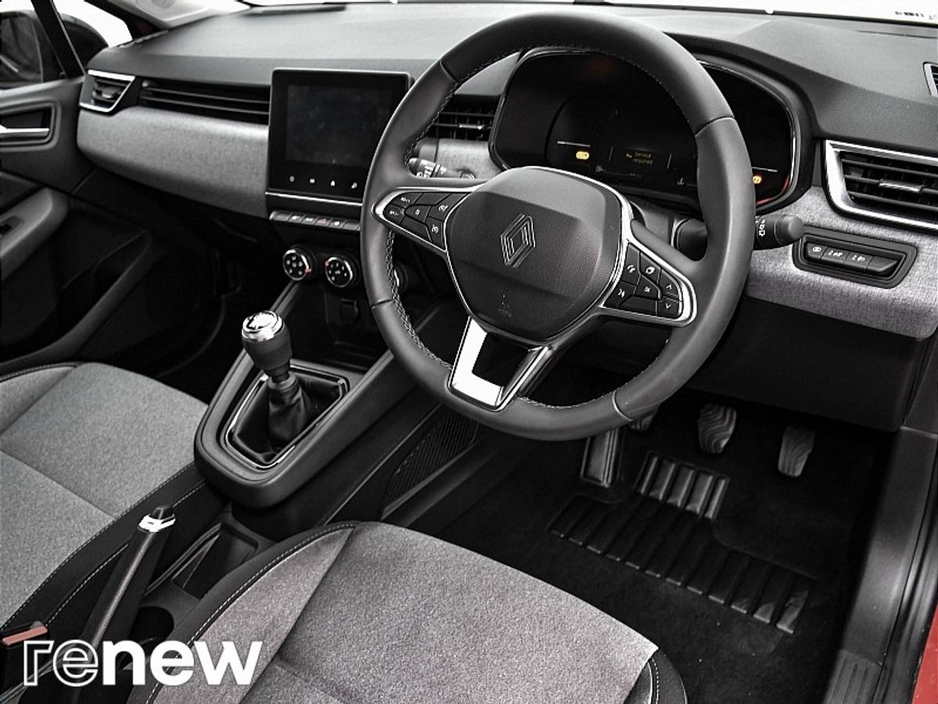 2025 Renault Clio - image 6