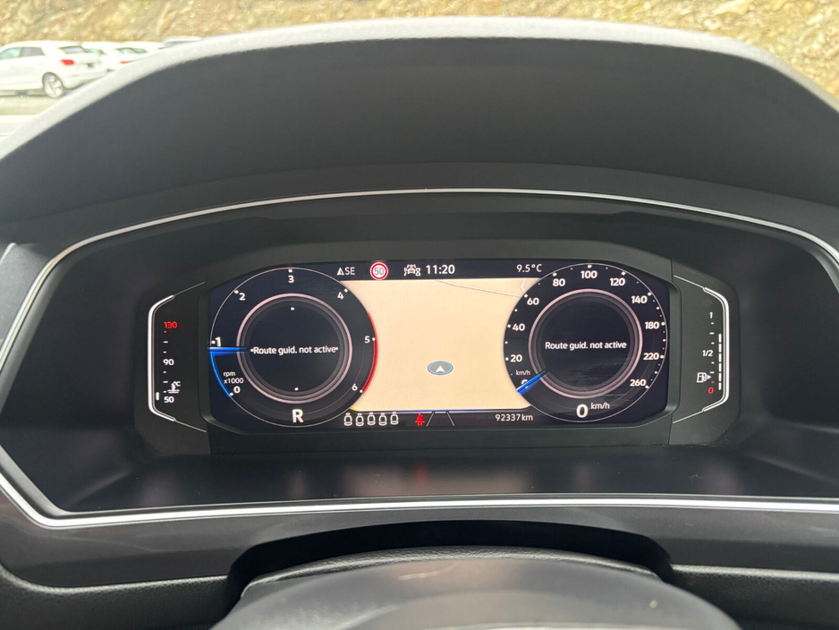 2023 Volkswagen Tiguan - image 16