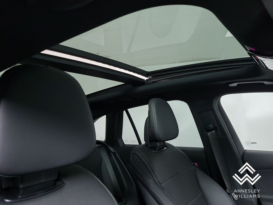 2025 Mercedes-Benz GLC Class - image 25