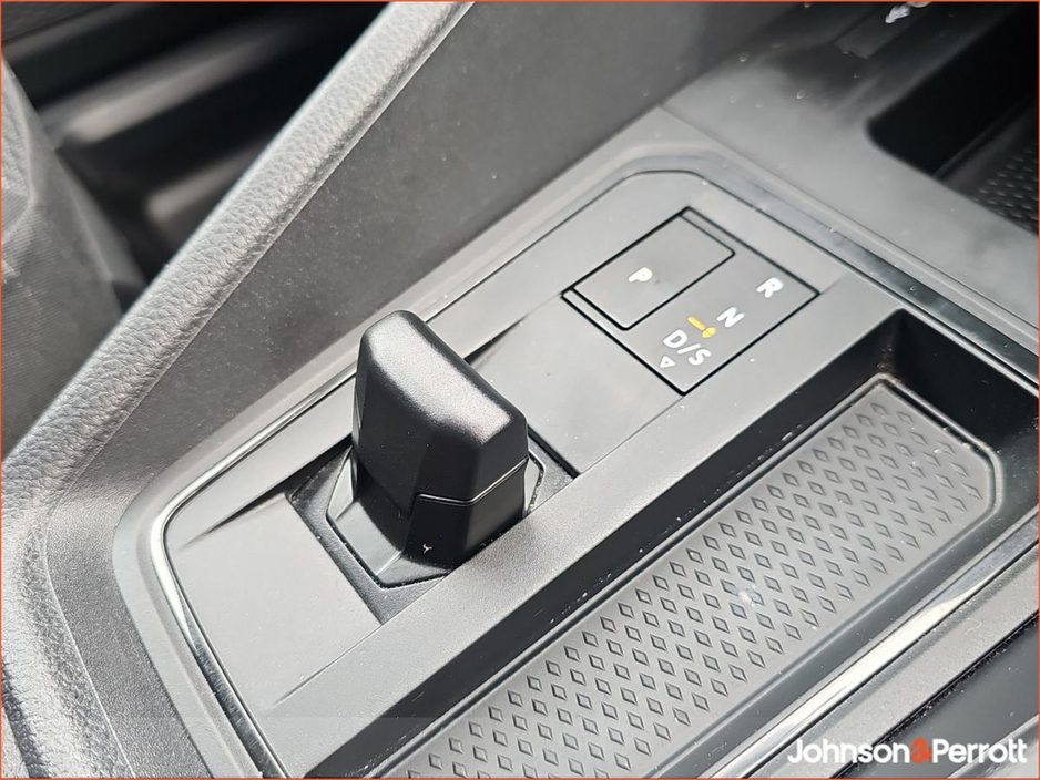 2022 Volkswagen Caddy - image 16