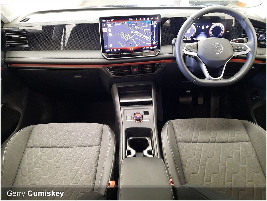 2025 Volkswagen Tiguan - image 6