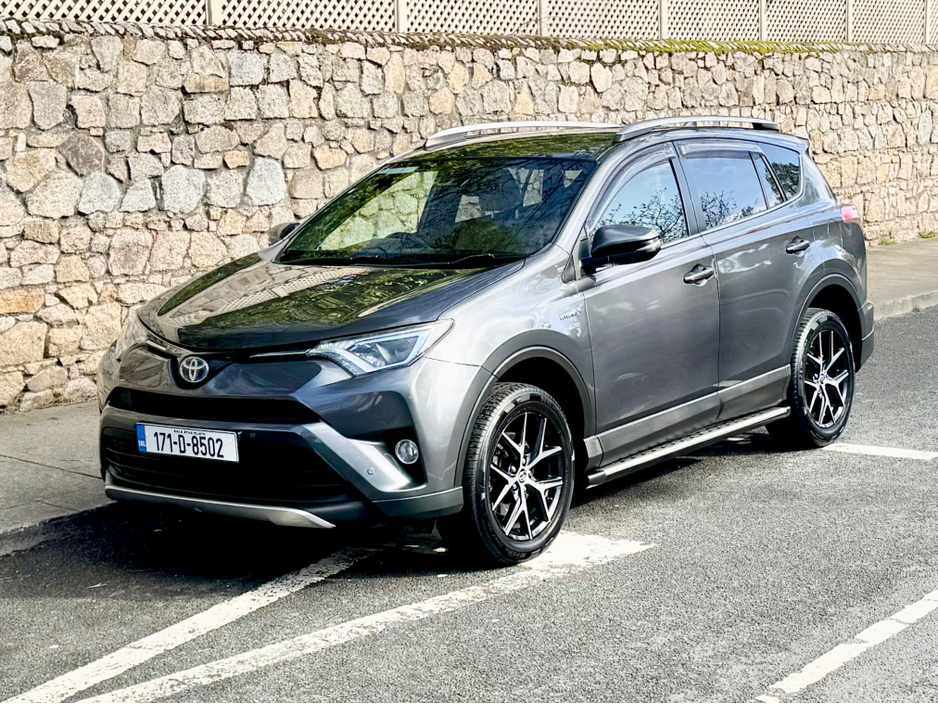 2017 Toyota Rav4 - image 2