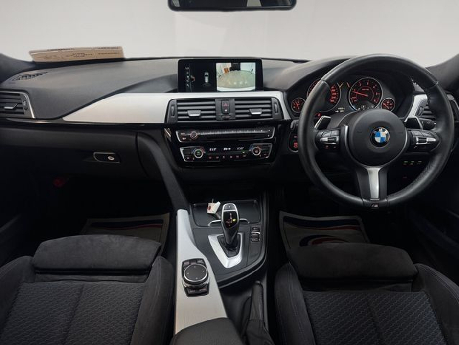 2016 BMW 3 Series - image 15