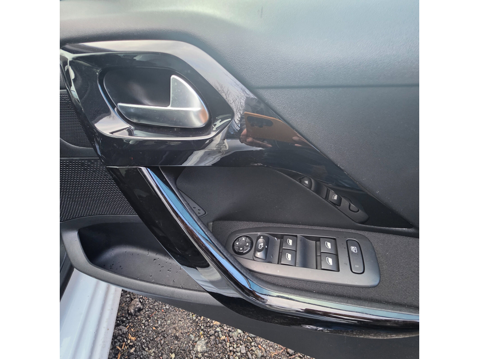 2016 Peugeot 208 1.2 Puretech 110 bhp automatic Allure 5d €9,950