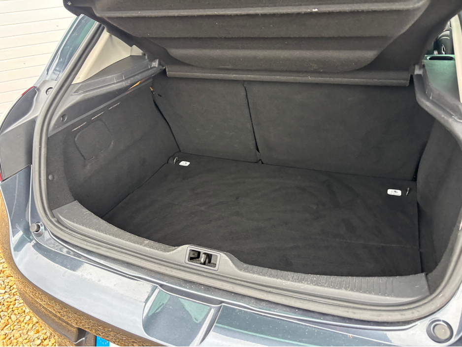 2016 Renault Megane - image 7