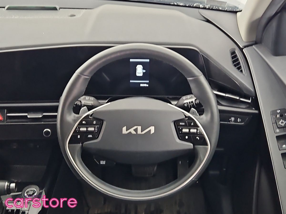 2023 Kia Niro - image 18