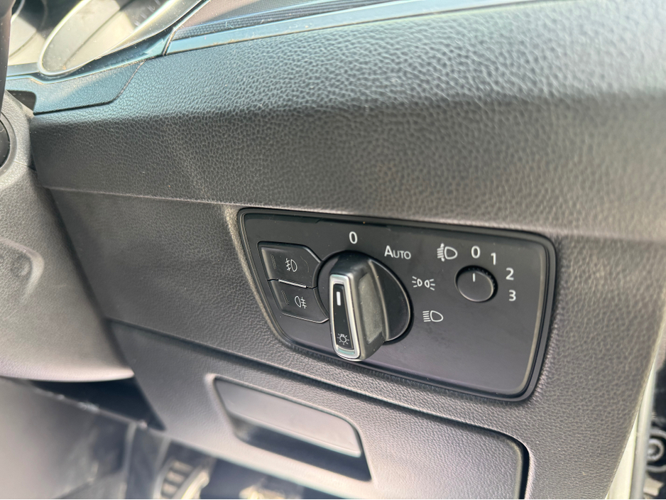 2015 Volkswagen Passat - image 19