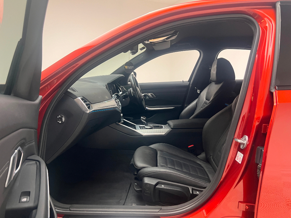 2022 BMW 3 Series 330E M SPORT €27,990