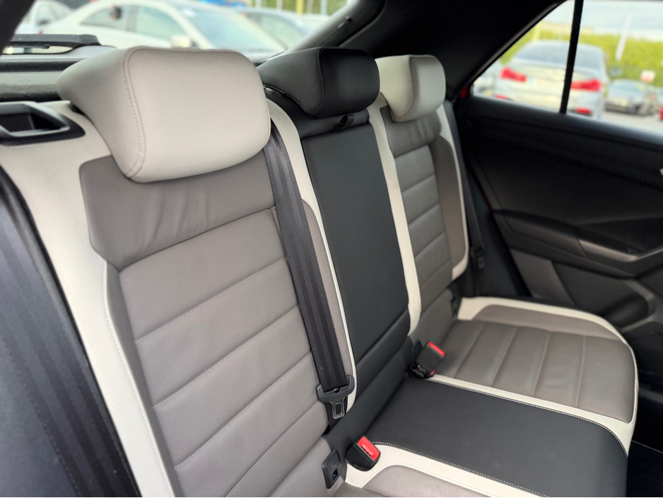 2020 Volkswagen T-Roc - image 31