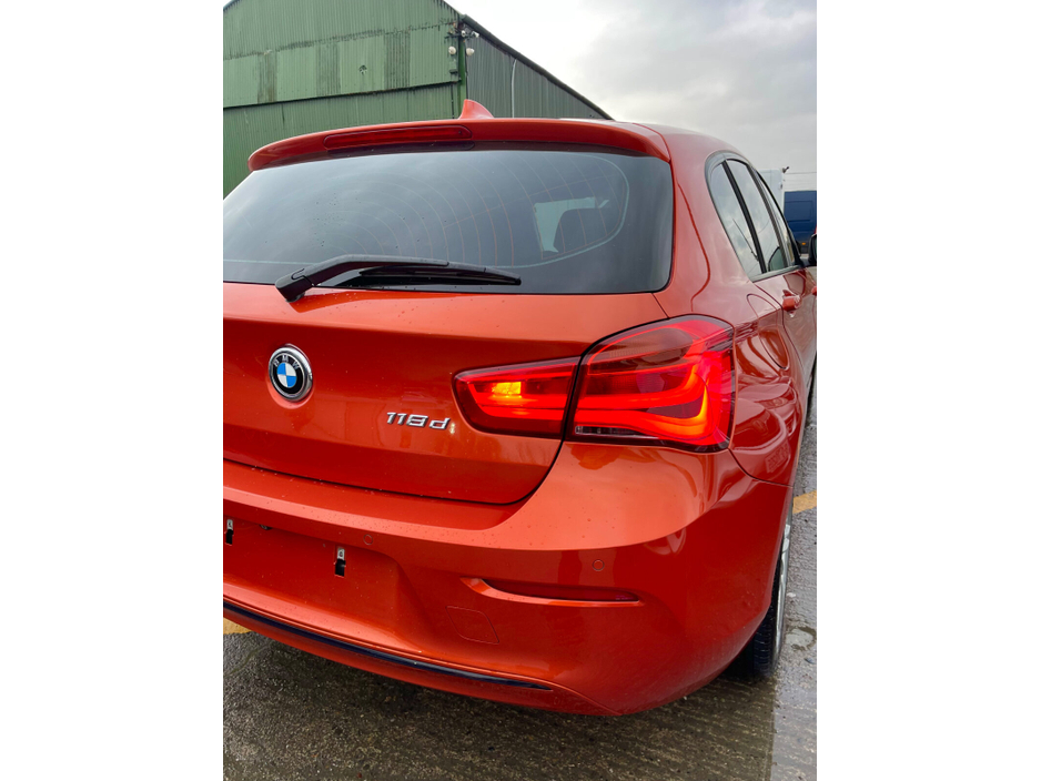 2016 BMW 1 Series - image 9