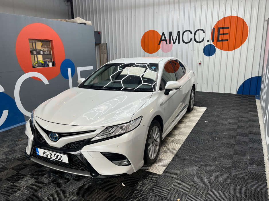 2019 Toyota Camry - image 5