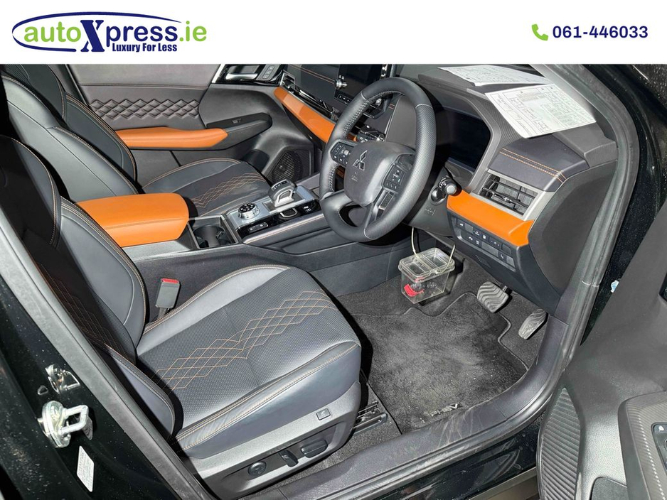 2023 Mitsubishi Outlander - image 10