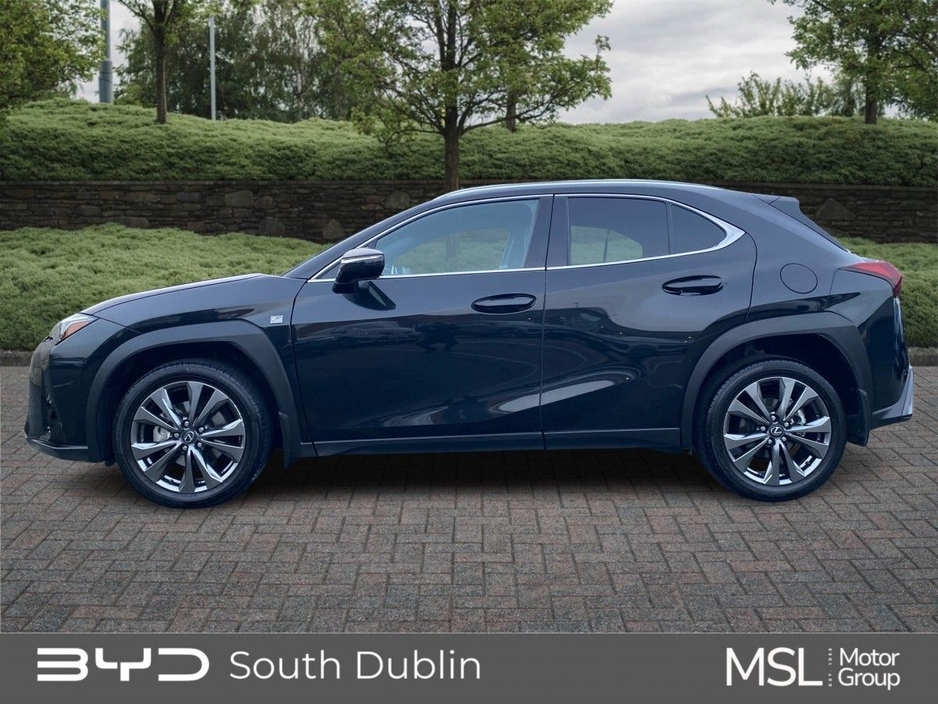 2024 Lexus UX 250 H - image 5