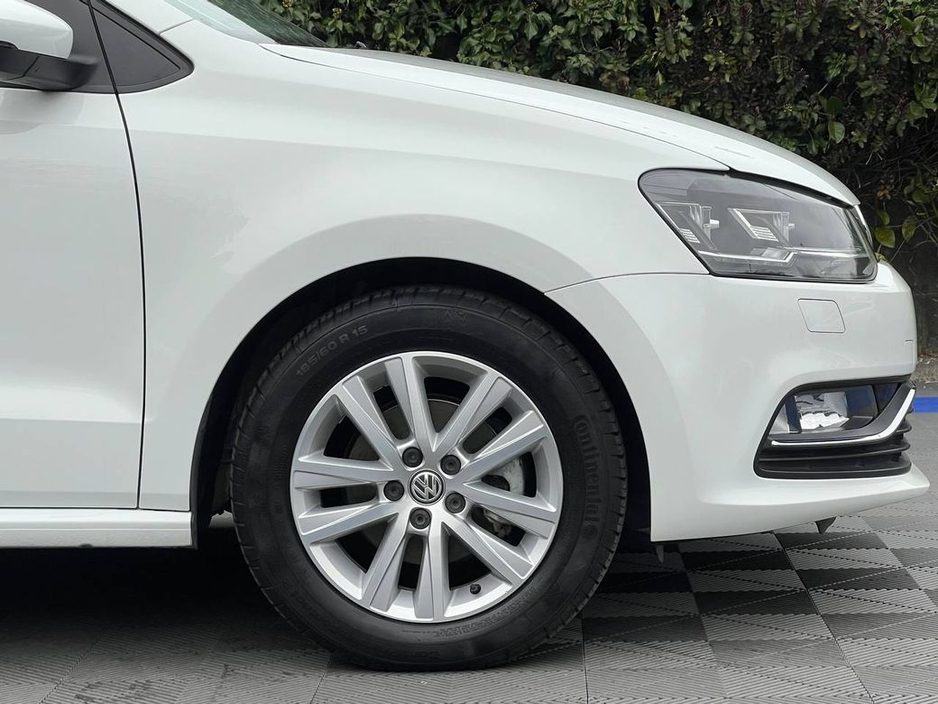 2017 Volkswagen Polo - image 9