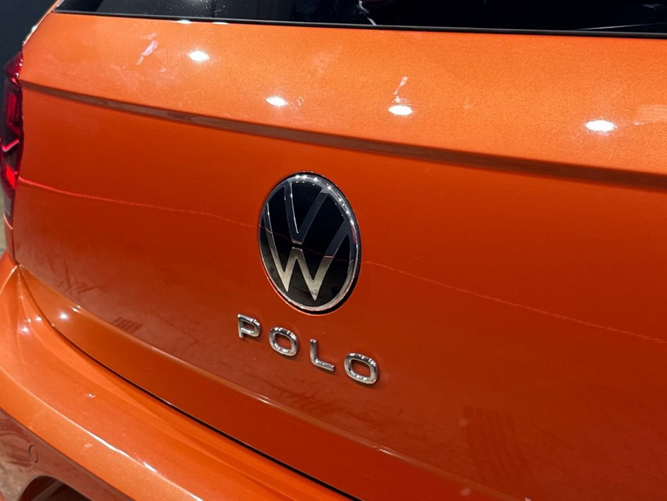 2022 Volkswagen Polo - image 11