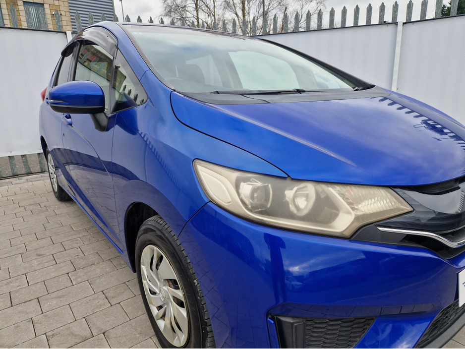 2014 Honda Fit - image 2