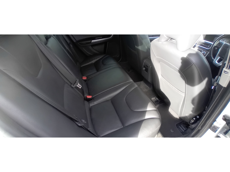 2015 Volvo V60 D2 SE 5DR...LOW MILEAGE... €10,950